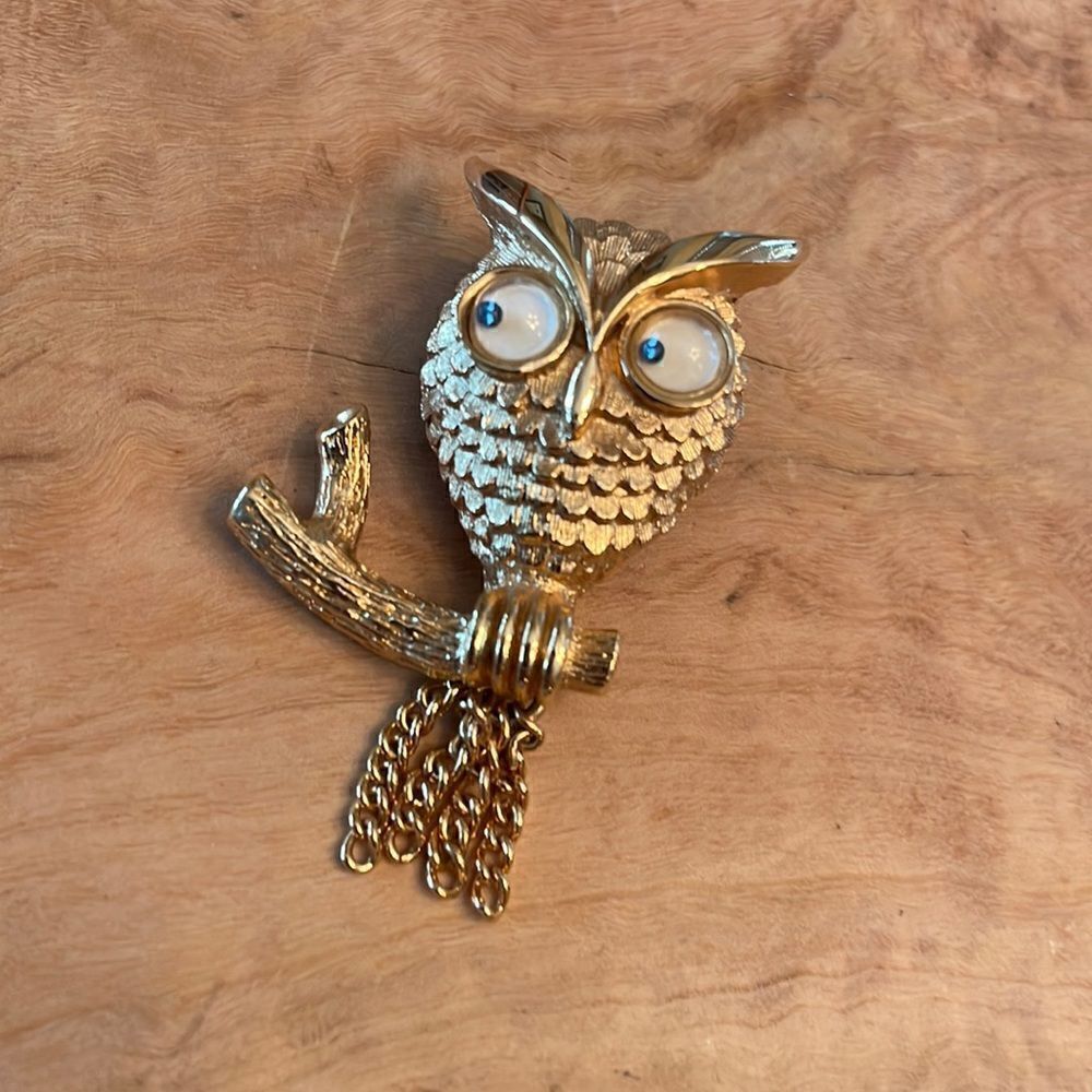 Vintage 70's Avon Owl Brooch with Google Eyes